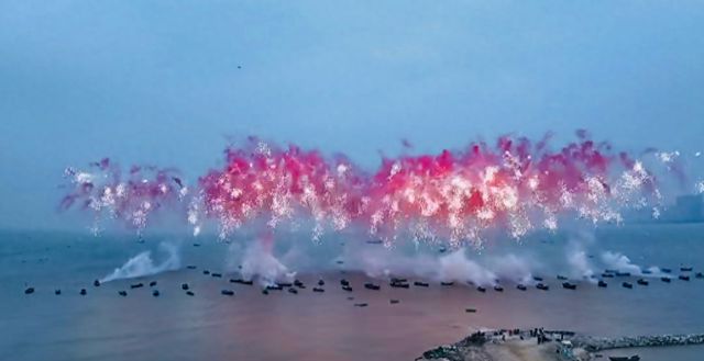 蔡国强回应烟花秀大量无人机坠海:烟花的艺术不是拍电影 遗憾没